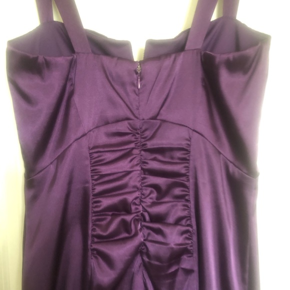 Le Chateau | Ruched Cocktail Dress - Picture 6 of 12